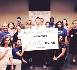 3M Corporate Communications volunteers at Second Harvest Heartland.