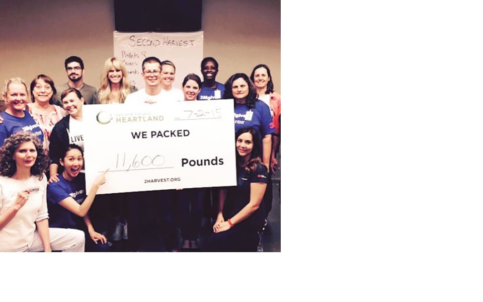 3M Corporate Communications volunteers at Second Harvest Heartland.