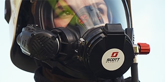 backside view of a SCBA and the cylinder on a firefighter
