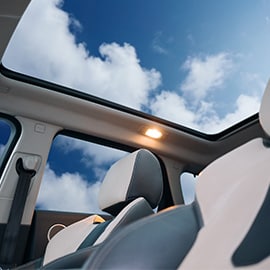 The interior view of a vehicle where 3M Automotive glazing films can be used.