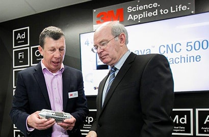 Michael Garland, 3M Sales and Marketing Manager, demonstrates 3M technology in the new Wester Australia Customer Experience Center.