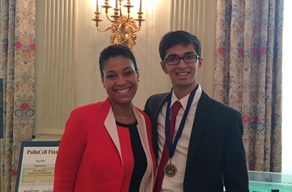 Meredith Crosby with Discovery Education 3M Young Scientist Challenge 2015 winner Sahil Doshi at the White House Science Fair.
